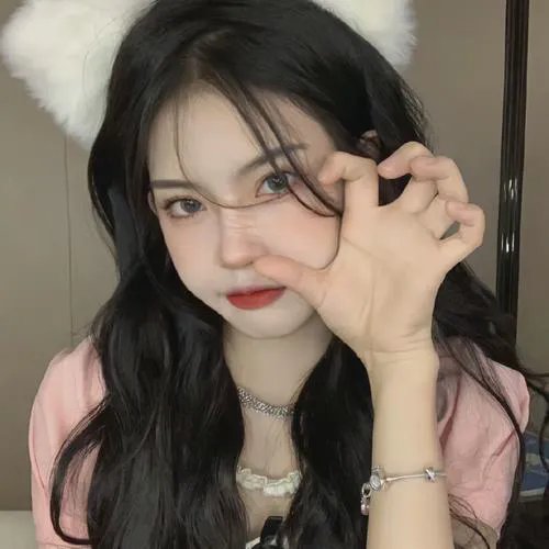 某影后之女被曝考学走后门，前后半年海外留学画面流出